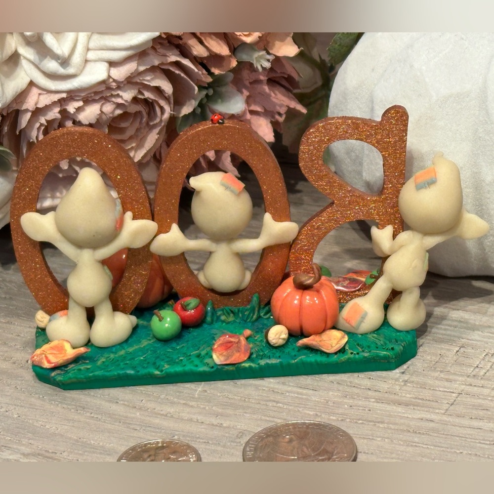 Glow-in-the-Dark Ghost Figurines with Boo Sign - Picture 2 of 3